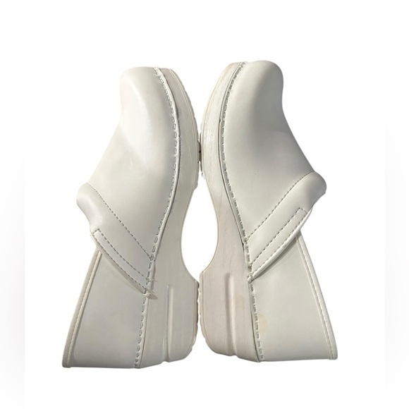 Dansko All White clogs Size 41 - Picture 6 of 7